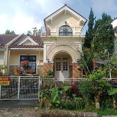 Villa Kota Bunga Cipanas 3 Kamar Baru Renovasi Full Wifi Cikundul Luaran gambar