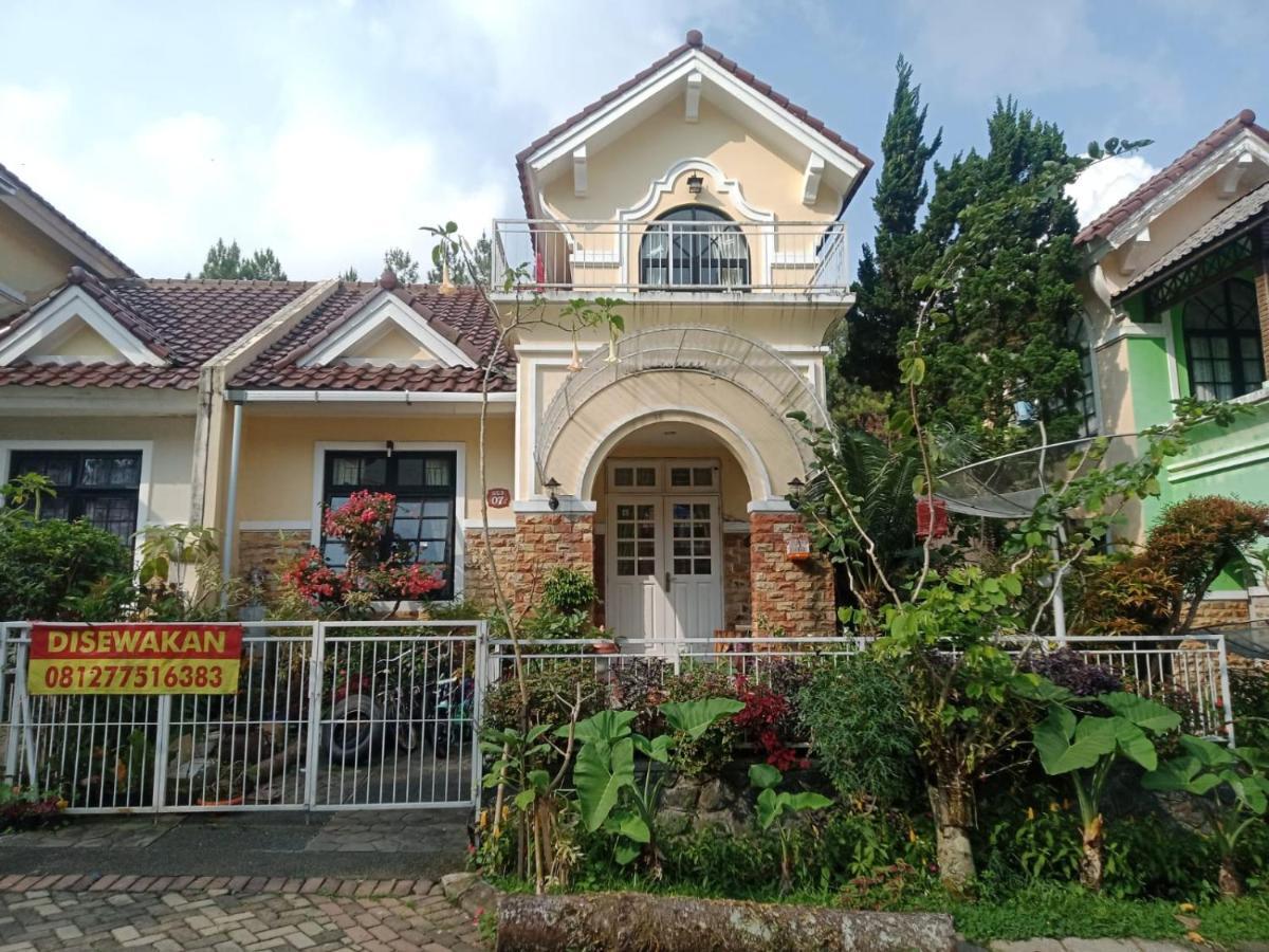 Villa Kota Bunga Cipanas 3 Kamar Baru Renovasi Full Wifi Cikundul Luaran gambar